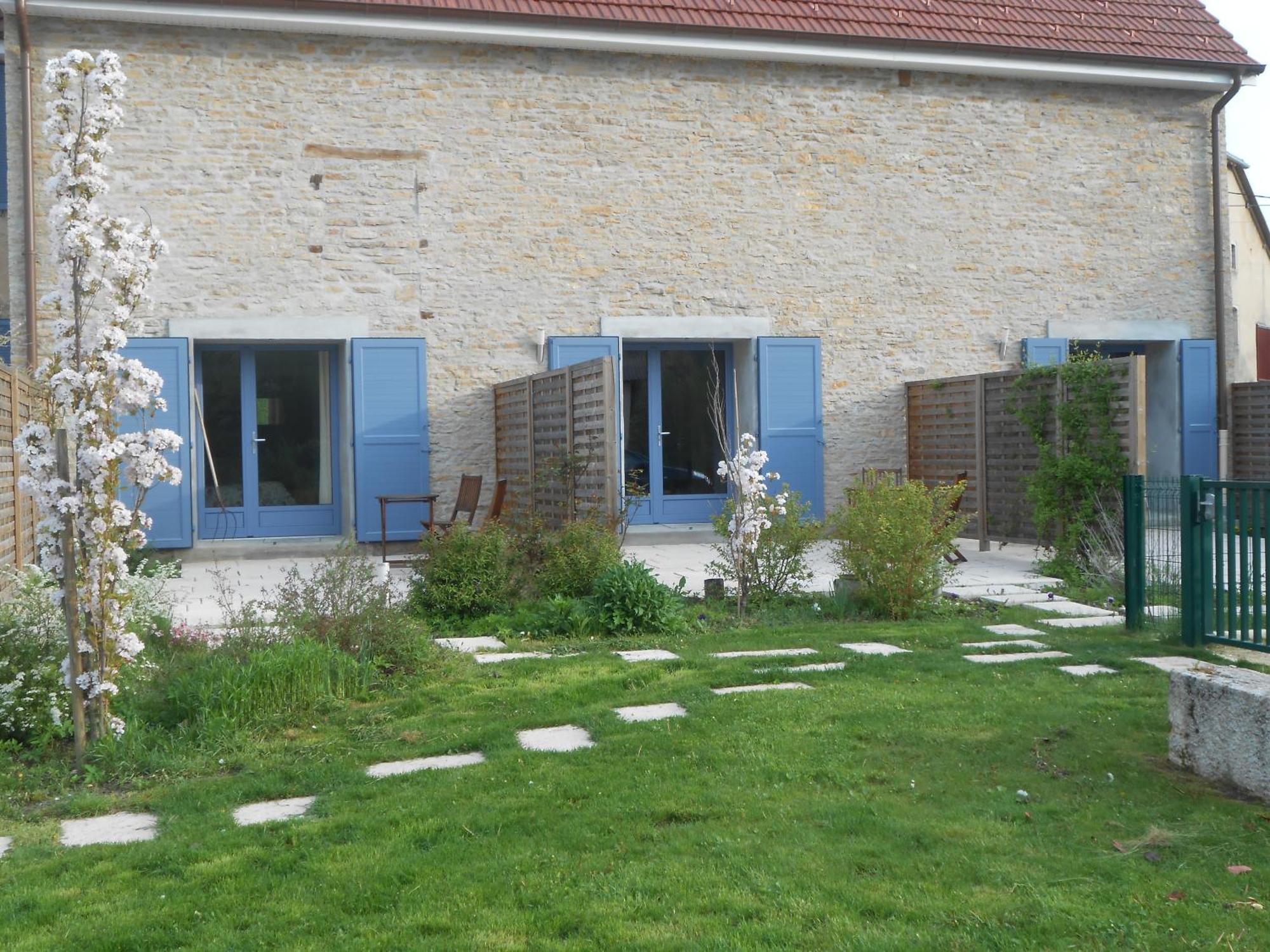 Les Grands Pres Bed & Breakfast Geney Bagian luar foto